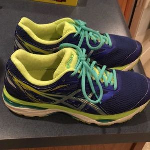 Women’s ASICS 8.5